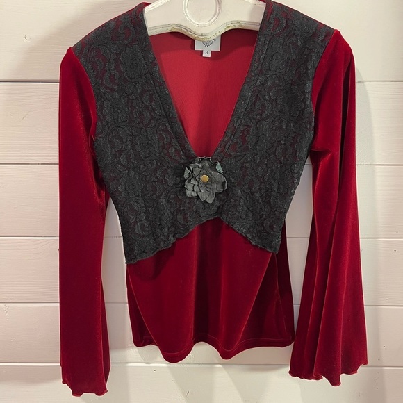 ANNE LAROCHELLE – Red Velvet & Black Lace Long Sleeve Top – Size 8 - Picture 3 of 9